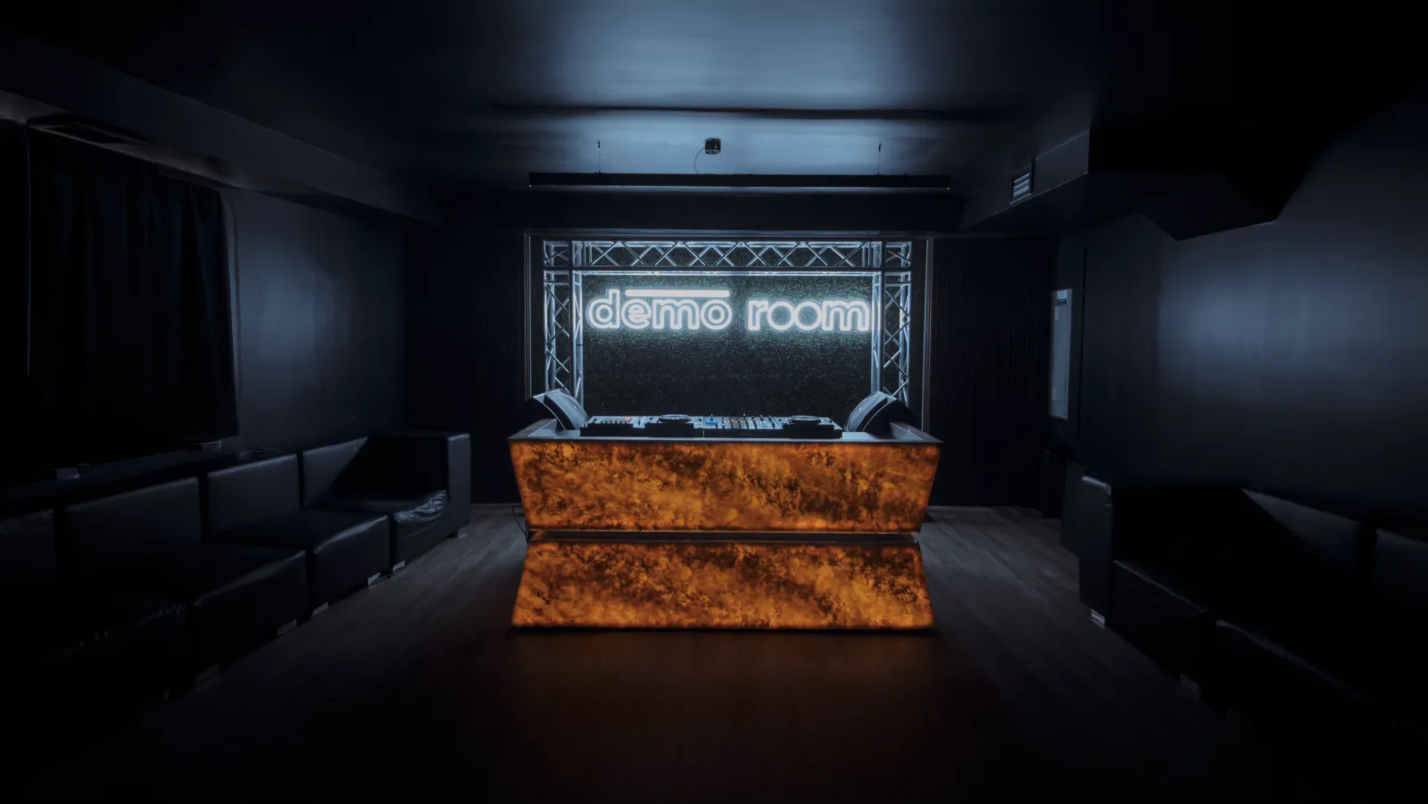 Green Room — lights off 1