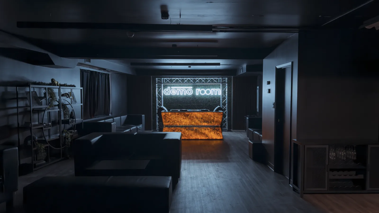 Green Room — lights off 3
