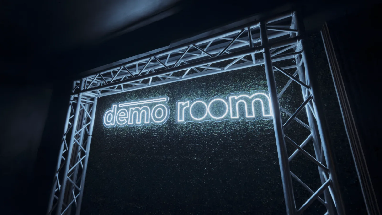 Green Room — lights off 7